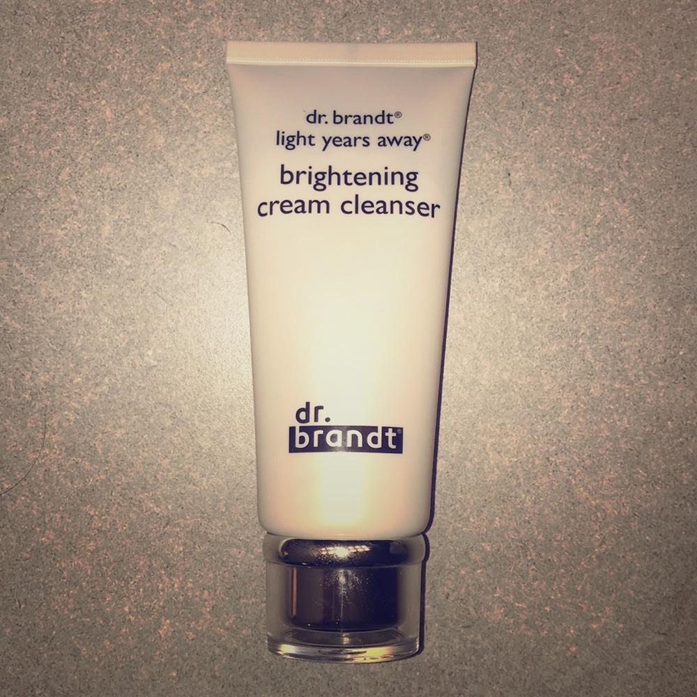 Dr Brandt  brightening cream cleanser
